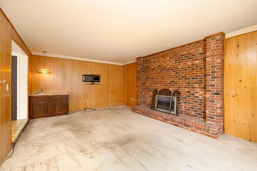 45692 Holmes Drive Canton Charter Township MI 48187