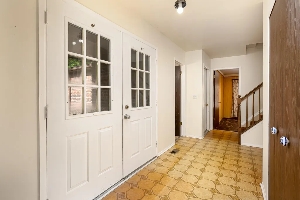 45692 Holmes Drive Canton Charter Township MI 48187