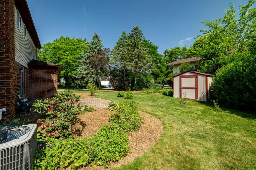 45692 Holmes Drive Canton Charter Township MI 48187