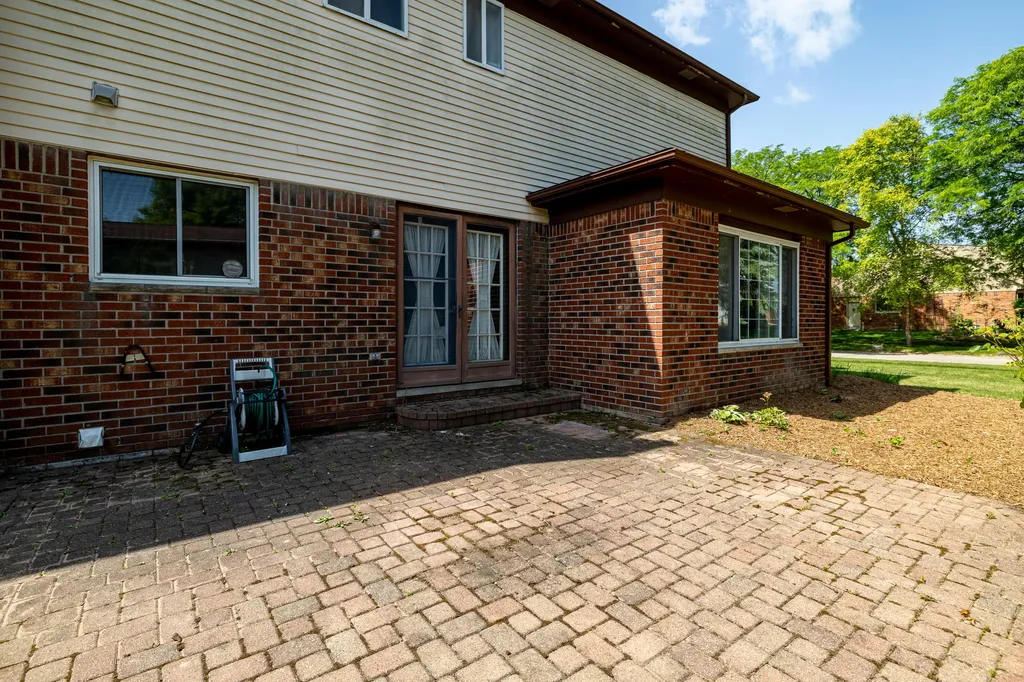 45692 Holmes Drive Canton Charter Township MI 48187
