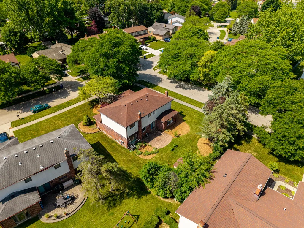 45692 Holmes Drive Canton Charter Township MI 48187