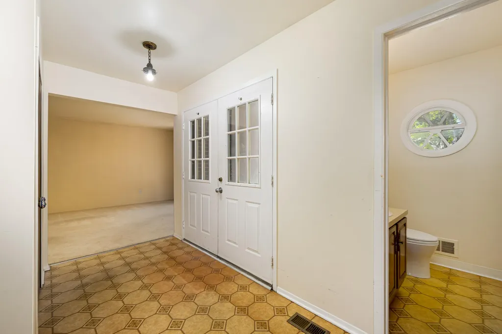 45692 Holmes Drive Canton Charter Township MI 48187