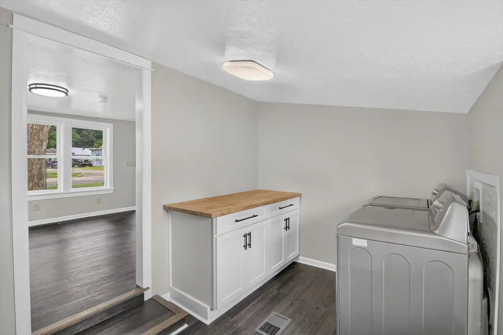 245 E South Street Hillsdale City MI 49242
