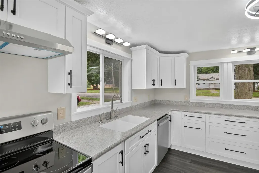 245 E South Street Hillsdale City MI 49242