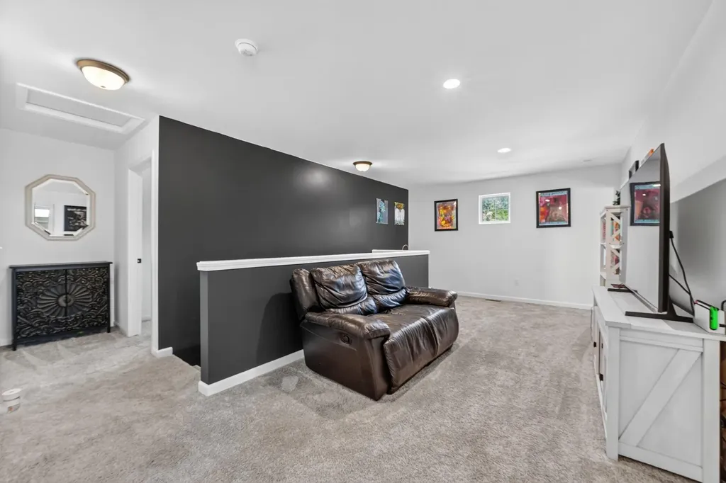 51681 Maple Leaf Drive Unknown City MI 48042
