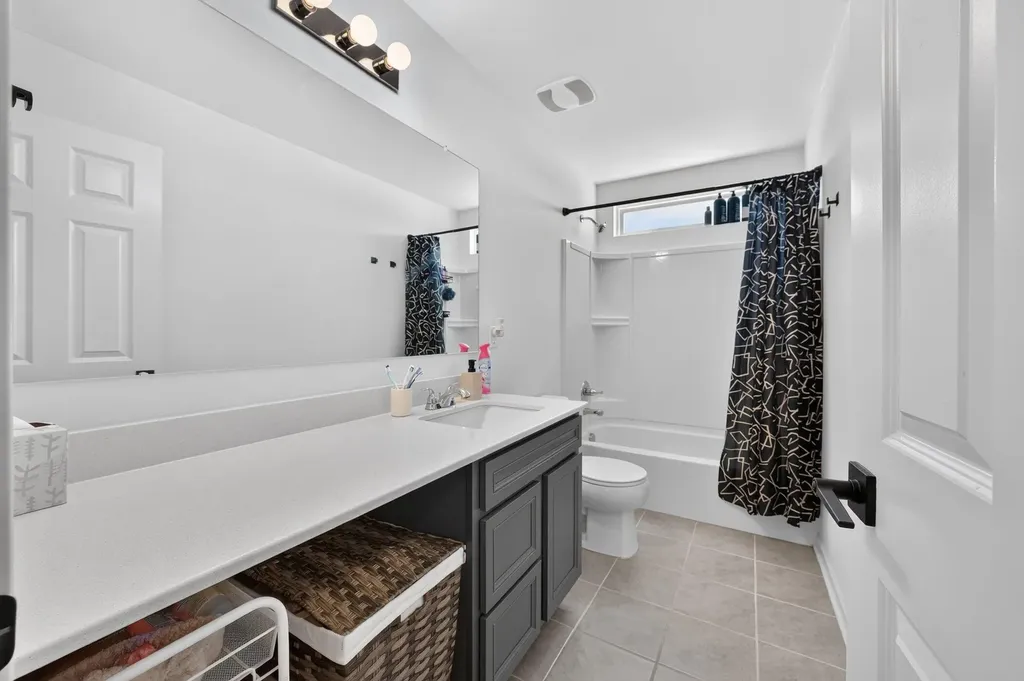 51681 Maple Leaf Drive Unknown City MI 48042