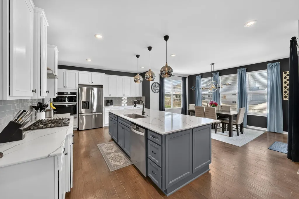 51681 Maple Leaf Drive Unknown City MI 48042
