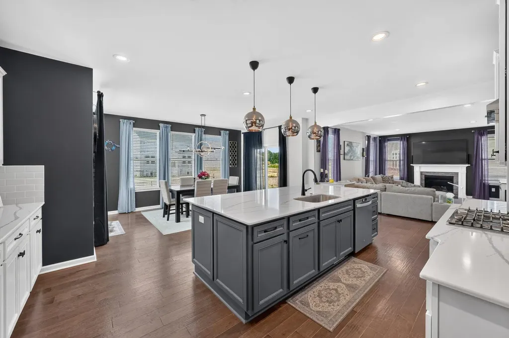 51681 Maple Leaf Drive Unknown City MI 48042