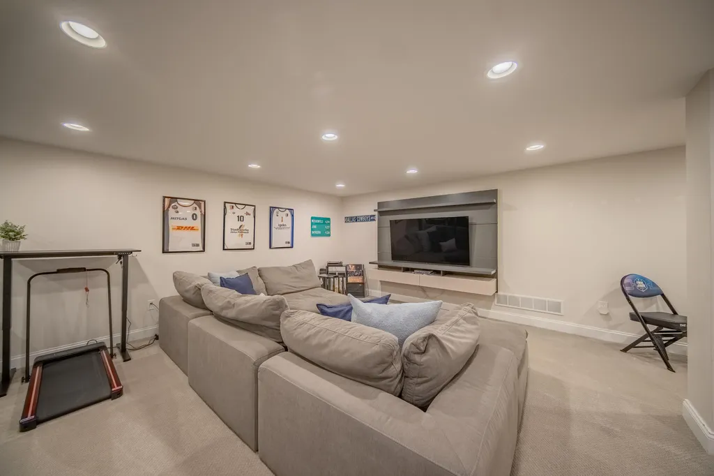 3206 Brackley Drive Ann Arbor City MI 48105