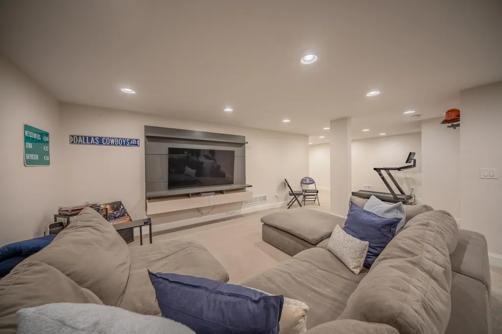 3206 Brackley Drive Ann Arbor City MI 48105