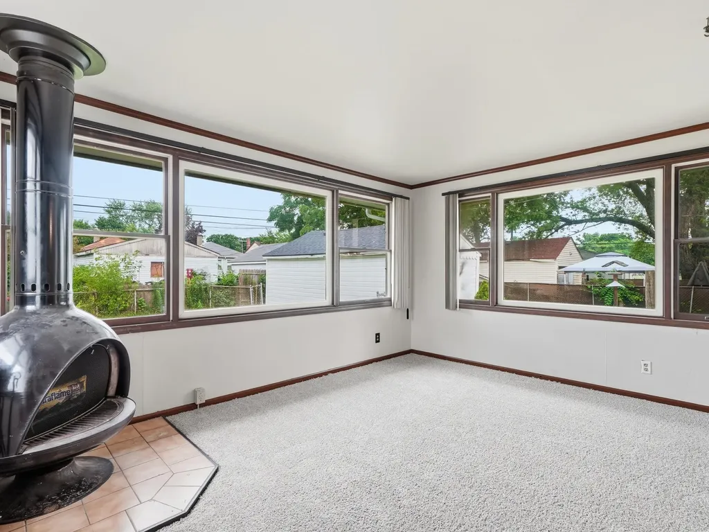 15943 Kinloch Street Redford Charter Township MI 48239