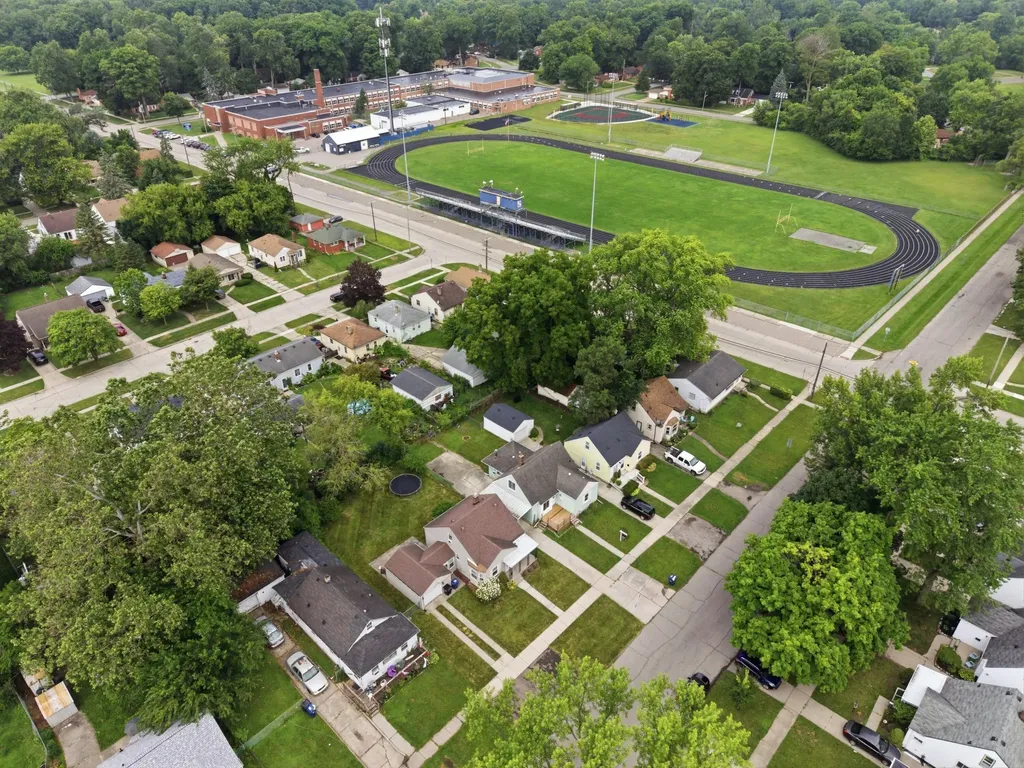 15943 Kinloch Street Redford Charter Township MI 48239