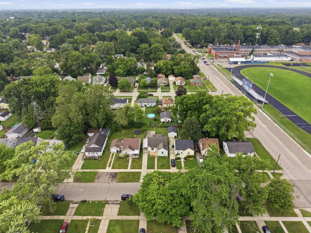 15943 Kinloch Street Redford Charter Township MI 48239
