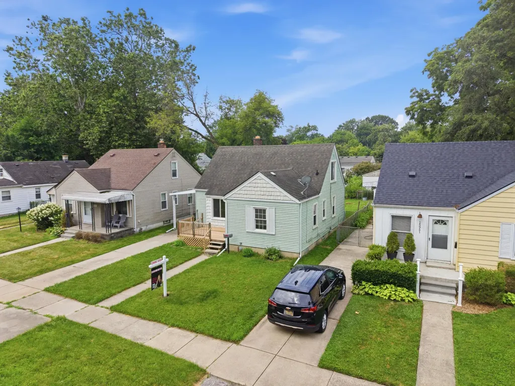 15943 Kinloch Street Redford Charter Township MI 48239