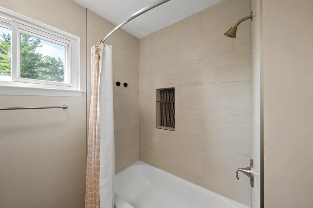 9231 Abbey Lane Superior Charter Township MI 48198