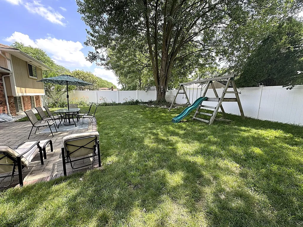 39889 Coronation Road Canton Charter Township MI 48188