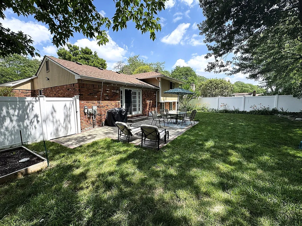 39889 Coronation Road Canton Charter Township MI 48188