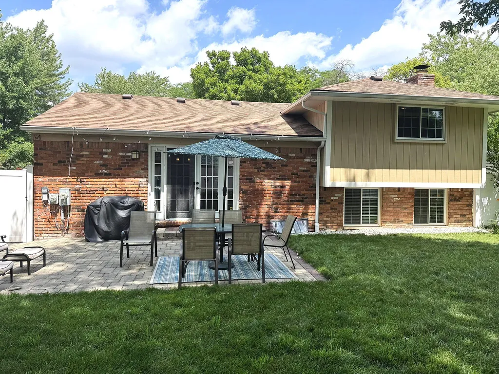 39889 Coronation Road Canton Charter Township MI 48188