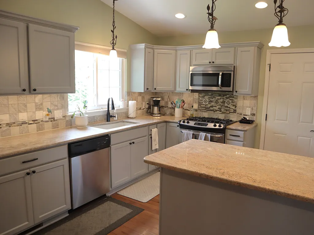 39889 Coronation Road Canton Charter Township MI 48188