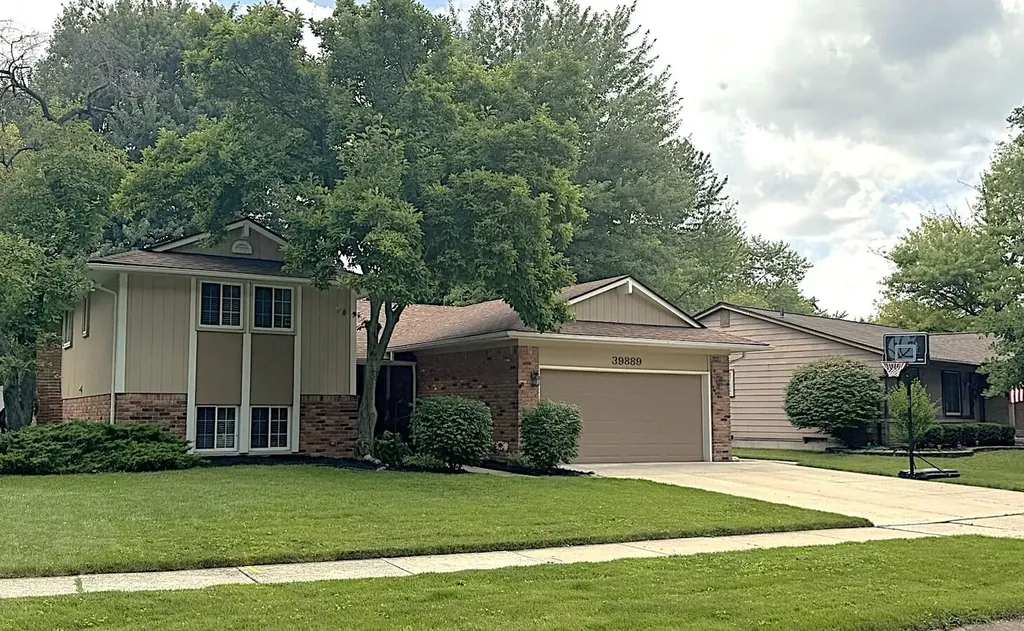 39889 Coronation Road Canton Charter Township MI 48188