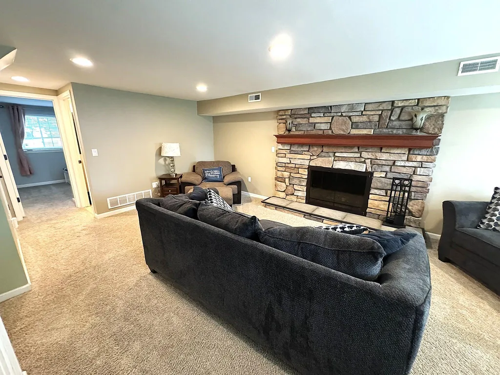 39889 Coronation Road Canton Charter Township MI 48188