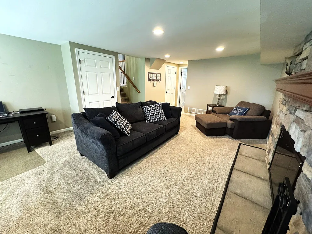 39889 Coronation Road Canton Charter Township MI 48188