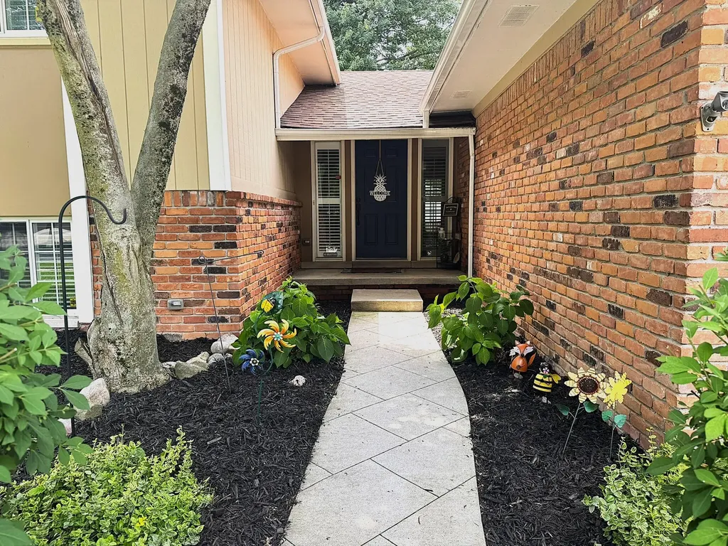 39889 Coronation Road Canton Charter Township MI 48188