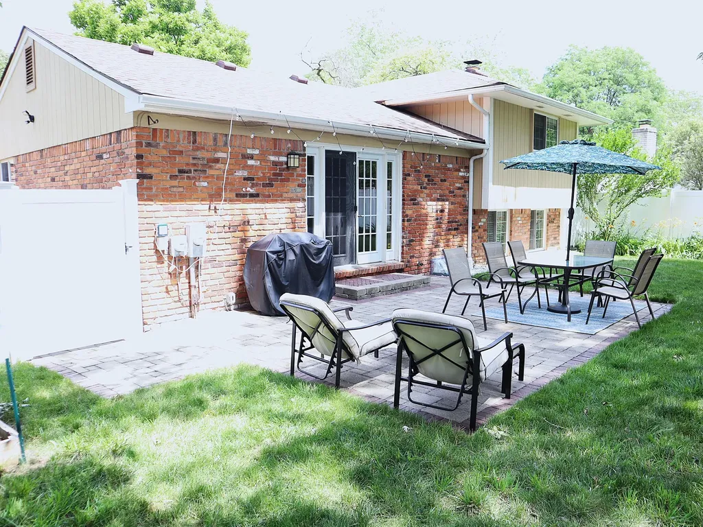 39889 Coronation Road Canton Charter Township MI 48188
