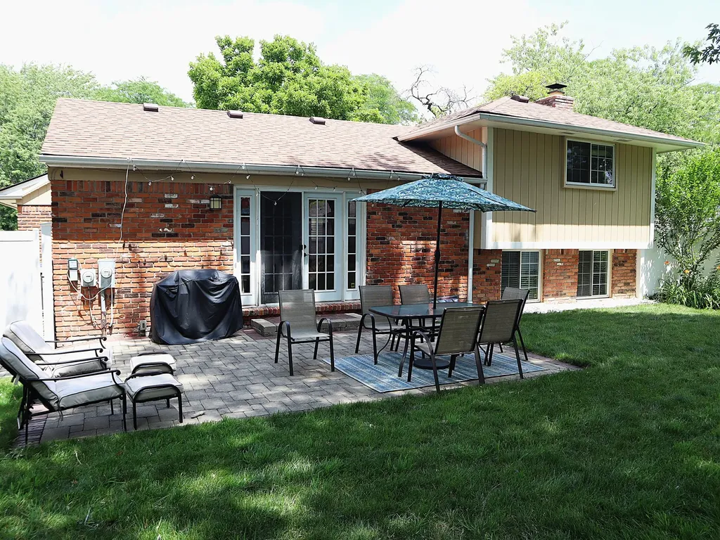 39889 Coronation Road Canton Charter Township MI 48188
