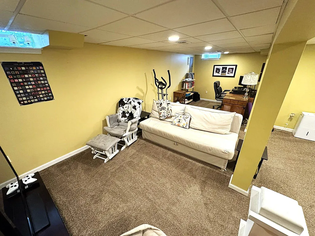 39889 Coronation Road Canton Charter Township MI 48188