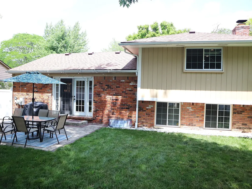 39889 Coronation Road Canton Charter Township MI 48188