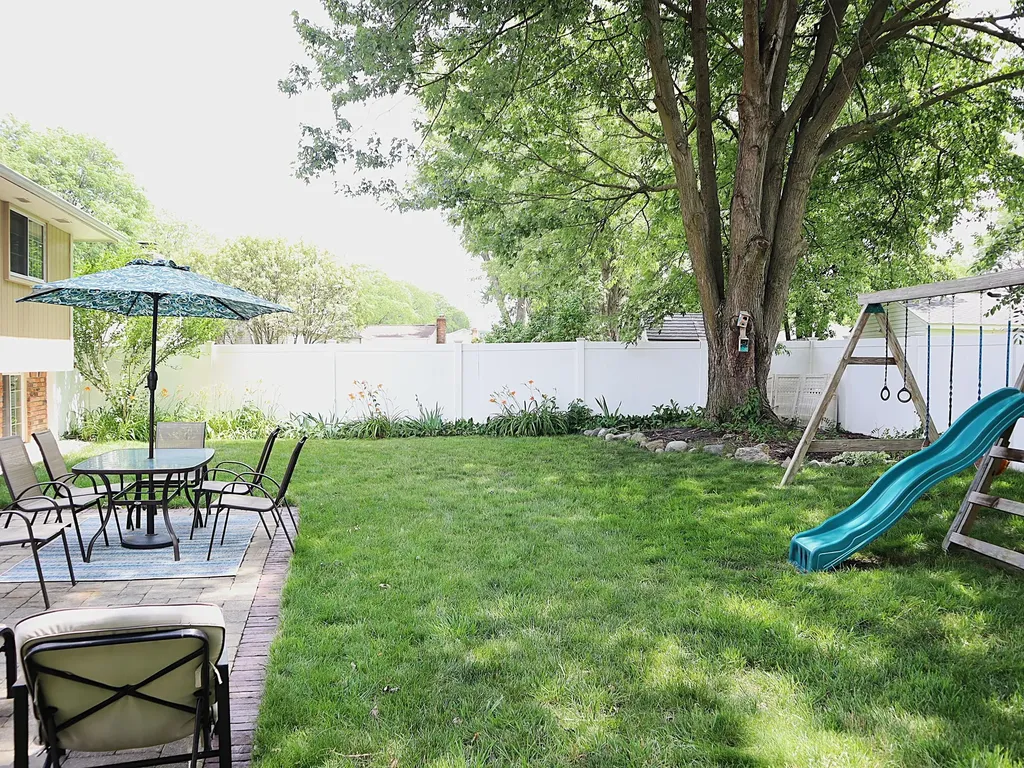 39889 Coronation Road Canton Charter Township MI 48188