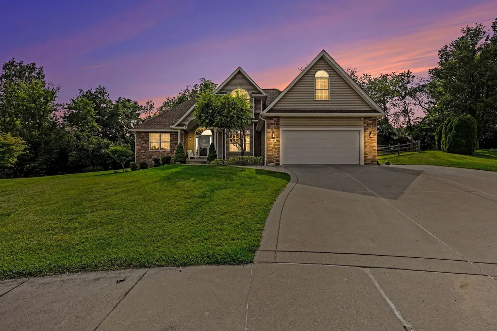 612 Hickory Ridge Drive Tecumseh City MI 49286