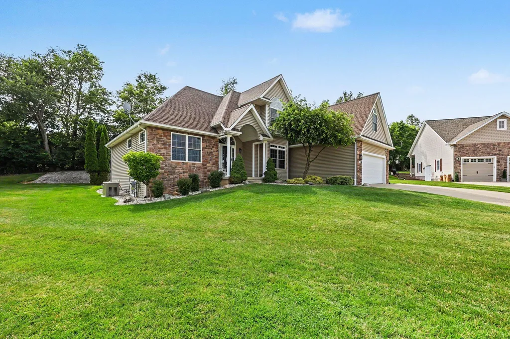 612 Hickory Ridge Drive Tecumseh City MI 49286