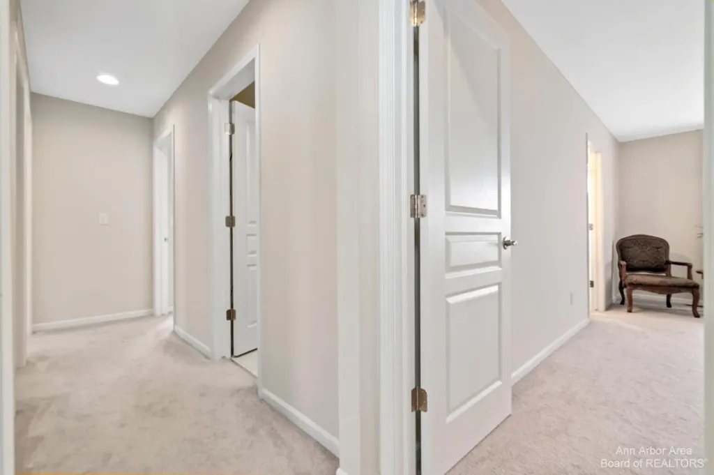 638 Holmdale Way Pittsfield Charter Township MI 48108