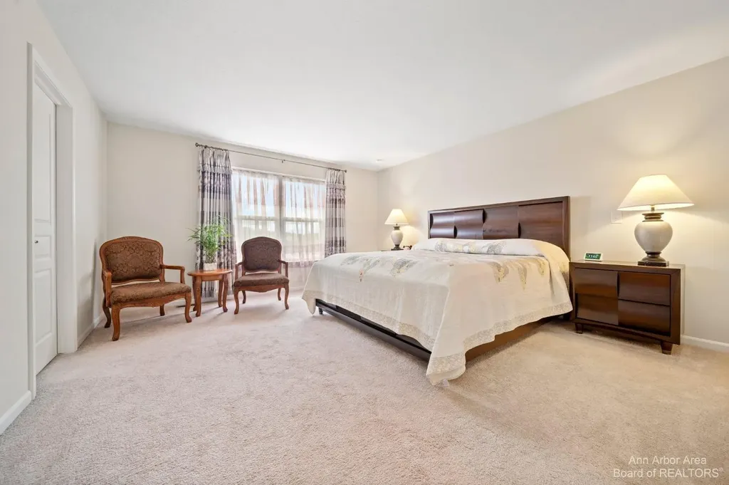 638 Holmdale Way Pittsfield Charter Township MI 48108