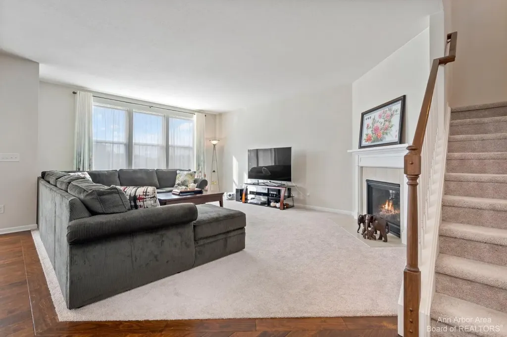 638 Holmdale Way Pittsfield Charter Township MI 48108