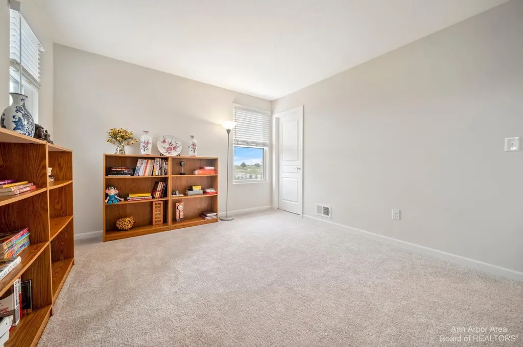 638 Holmdale Way Pittsfield Charter Township MI 48108