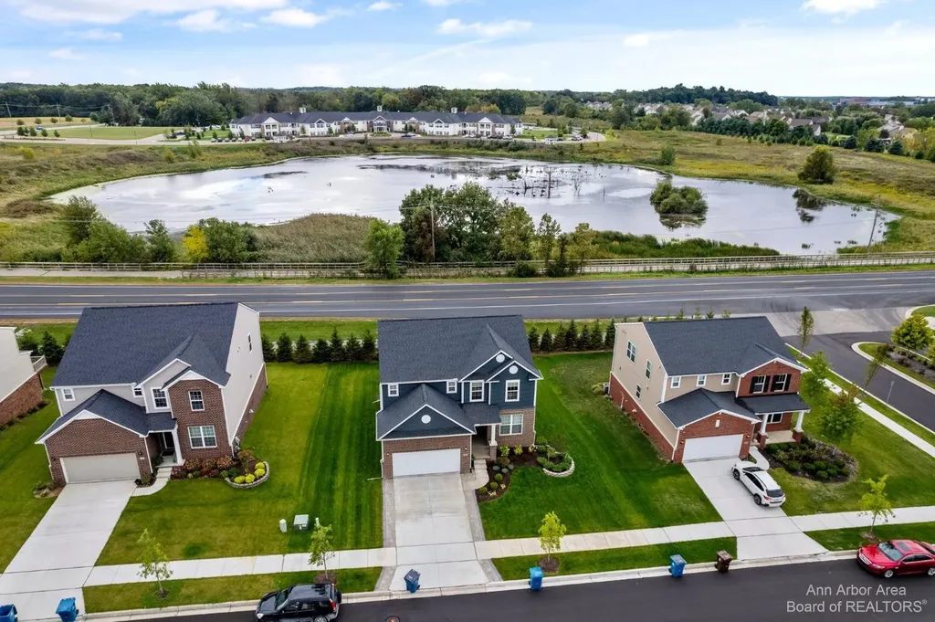 638 Holmdale Way Pittsfield Charter Township MI 48108