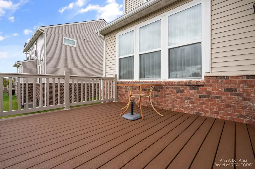 638 Holmdale Way Pittsfield Charter Township MI 48108