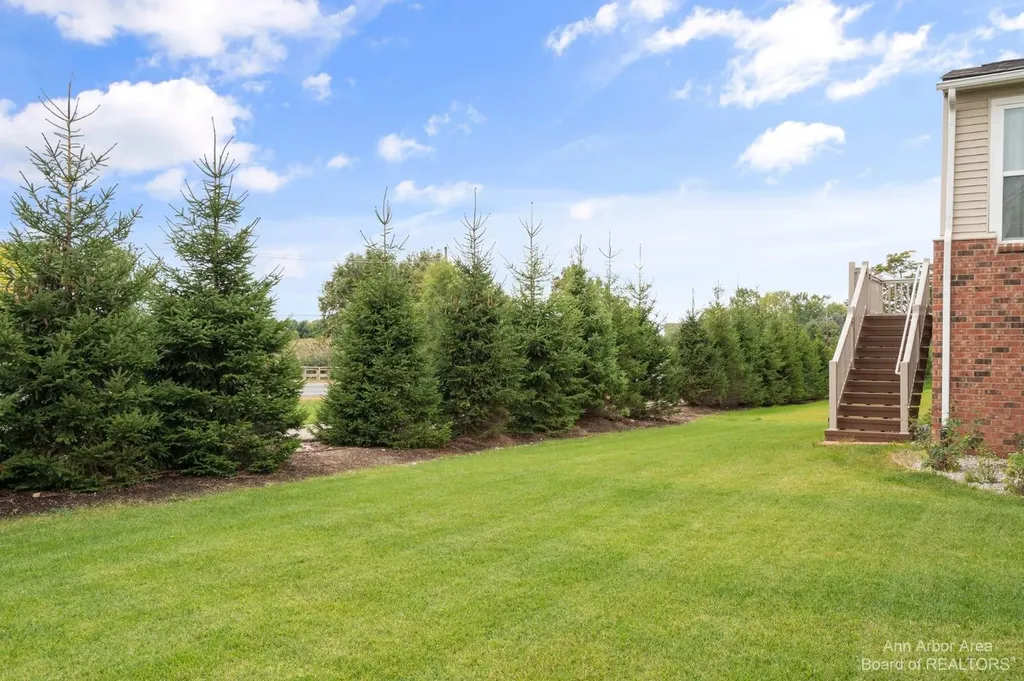 638 Holmdale Way Pittsfield Charter Township MI 48108