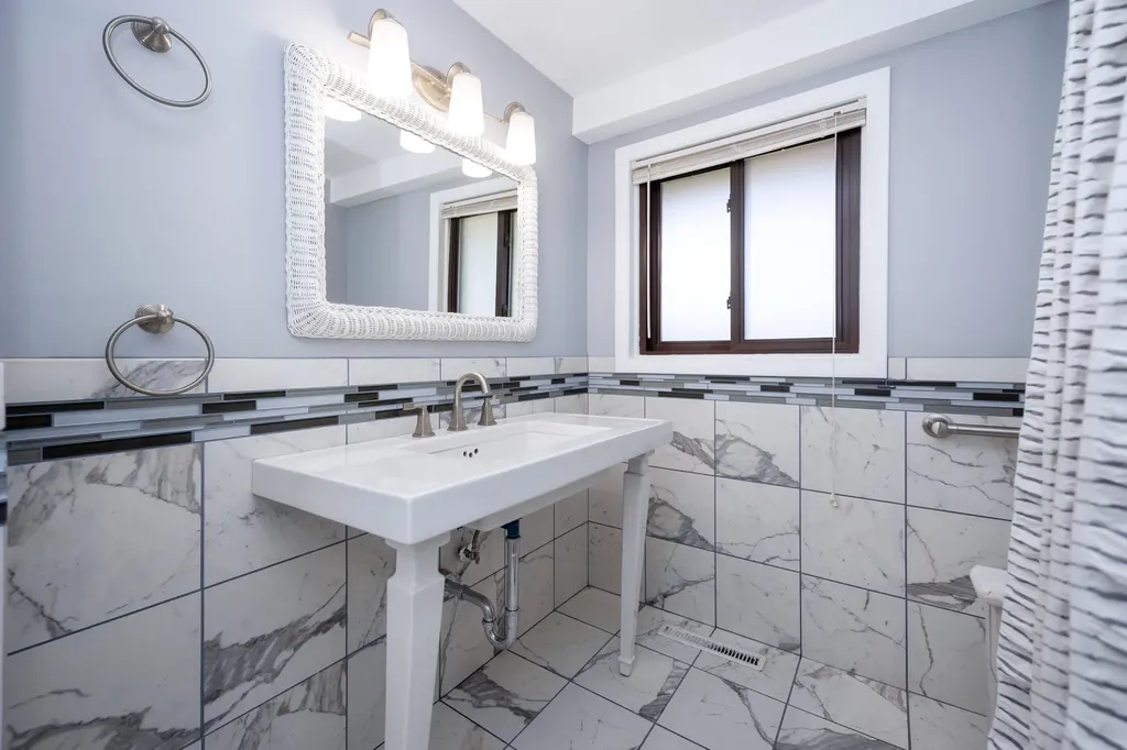 1521 Ledbury Drive Bloomfield Charter Township MI 48304