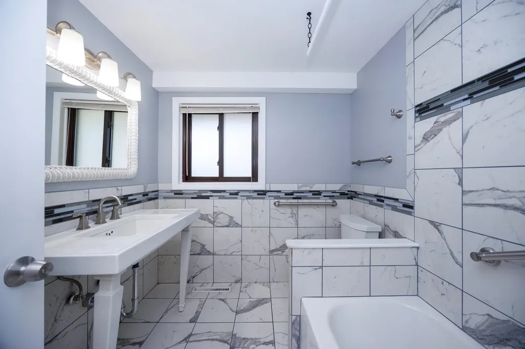 1521 Ledbury Drive Bloomfield Charter Township MI 48304