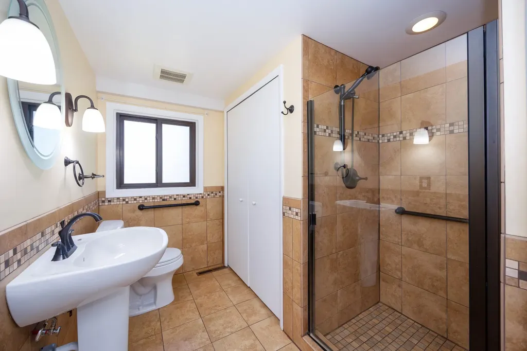 1521 Ledbury Drive Bloomfield Charter Township MI 48304