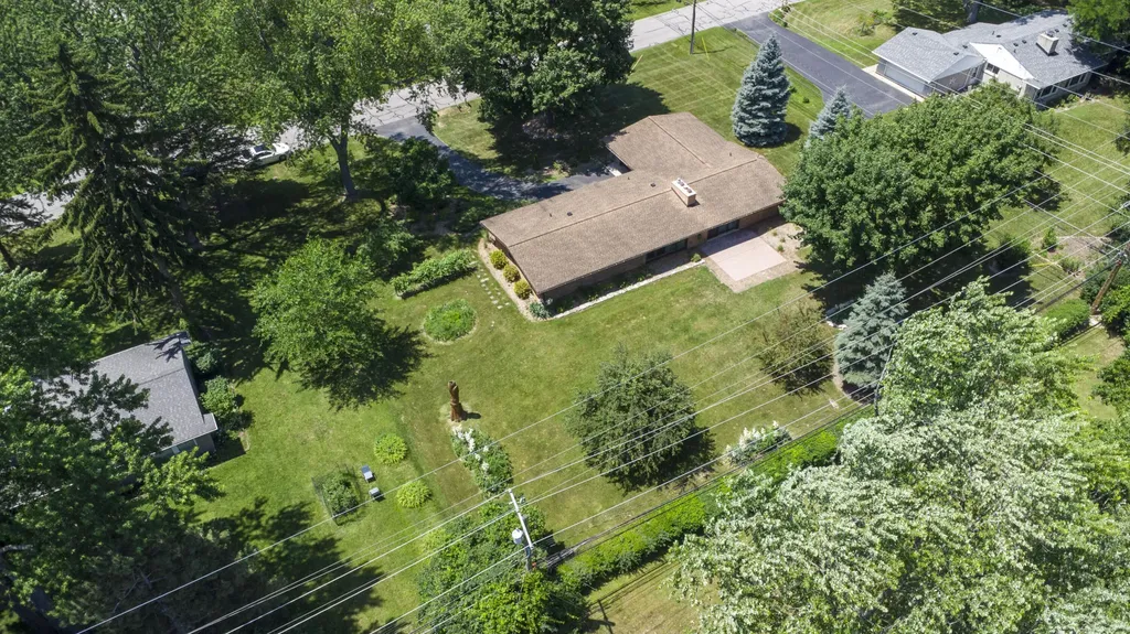 1521 Ledbury Drive Bloomfield Charter Township MI 48304