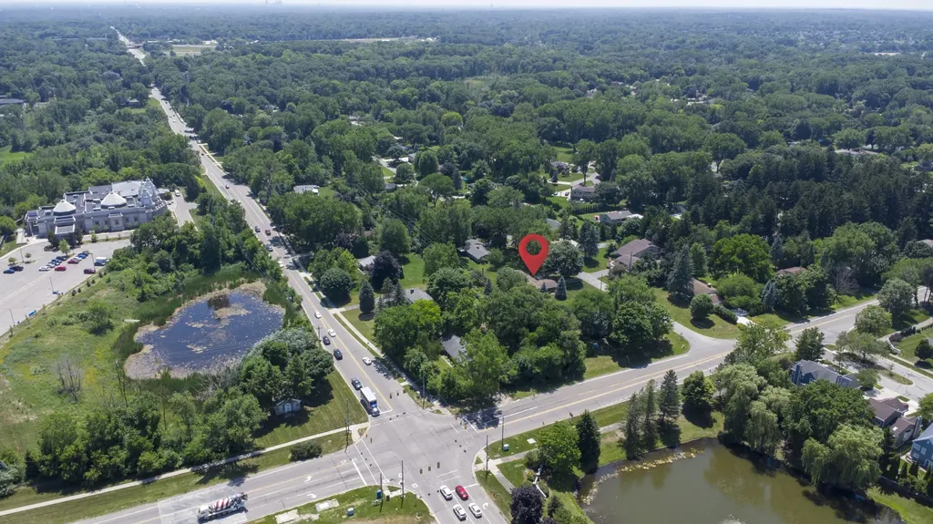 1521 Ledbury Drive Bloomfield Charter Township MI 48304