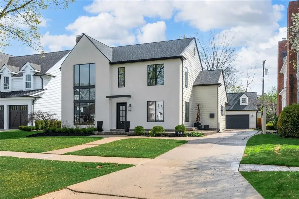 1323 Washington Boulevard Birmingham City MI 48009