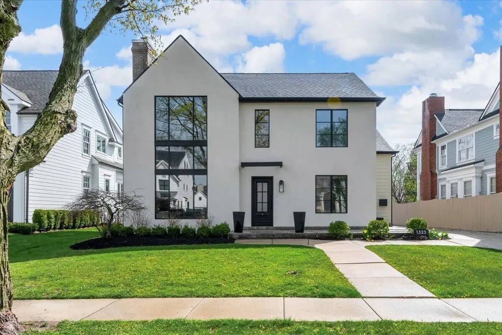 1323 Washington Boulevard Birmingham City MI 48009