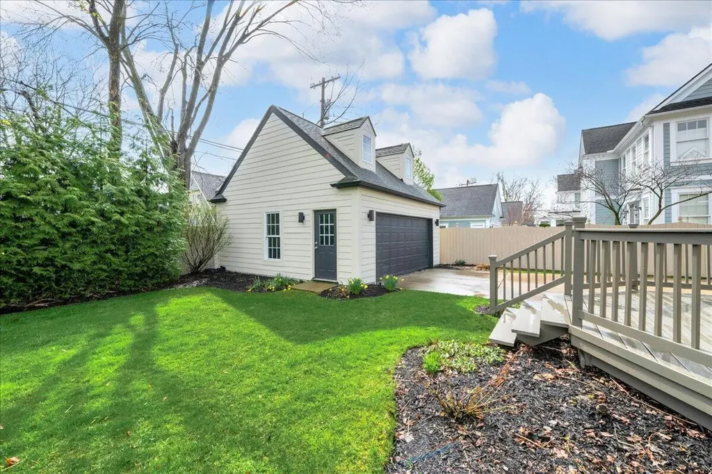 1323 Washington Boulevard Birmingham City MI 48009