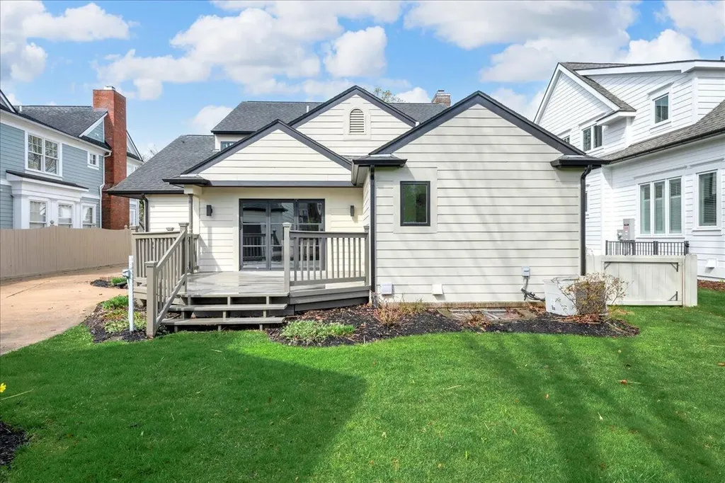 1323 Washington Boulevard Birmingham City MI 48009